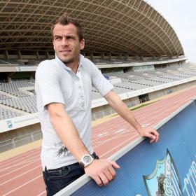 "Cuesta acostumbrarse al banquillo" "Cuesta acostumbrarse al banquillo"