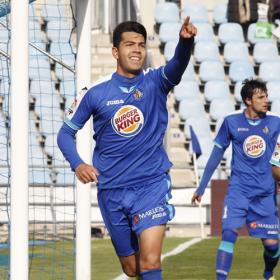 El Getafe mira a Europa y el Sporting agoniza El Getafe mira a Europa y el Sporting agoniza