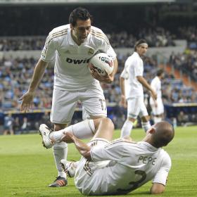 "Pepe tuvo que tirar la bota por mi rodillazo" "Pepe tuvo que tirar la bota por mi rodillazo"