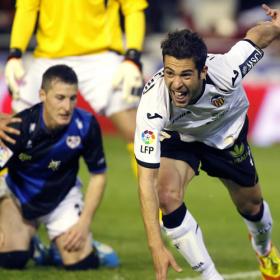 Un Valencia enrachado acaba con un Rayo plano Un Valencia enrachado acaba con un Rayo plano