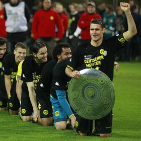 El Dortmund no perdona y conquista la Bundesliga El Dortmund no perdona y conquista la Bundesliga