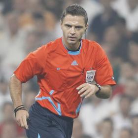 Skomina y Atkinson, árbitros para la Europa League Skomina y Atkinson, árbitros para la Europa League