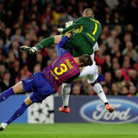 Piqué recibe el alta tras pasar la noche en el hospital Piqué recibe el alta tras pasar la noche en el hospital