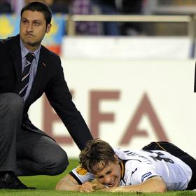 Canales vuelve a lesionarse la rodilla y se teme lo peor Canales vuelve a lesionarse la rodilla y se teme lo peor