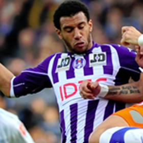 Según L'Equipe el Barça está interesado en Capoue Según L'Equipe el Barça está interesado en Capoue