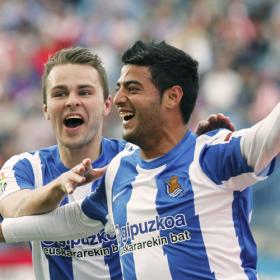 Vela apaga el sueño de la Champions en el Calderón Vela apaga el sueño de la Champions en el Calderón