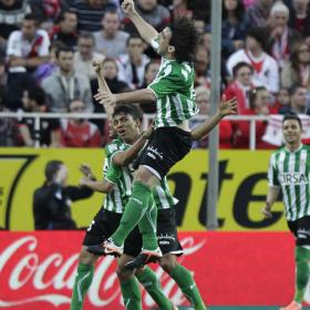 Beñat le da el derbi al Betis y deja al Sevilla sin Europa Beñat le da el derbi al Betis y deja al Sevilla sin Europa