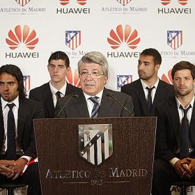 Huawei multiplicó por diez la inversión que hizo en el derbi Huawei multiplicó por diez la inversión que hizo en el derbi