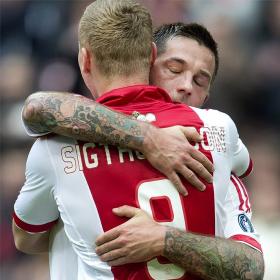 El Ajax celebra su título; el Feyernoord es segundo El Ajax celebra su título; el Feyernoord es segundo