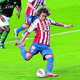 El Betis se relaja y le da algo de vida al Sporting El Betis se relaja y le da algo de vida al Sporting