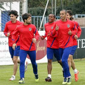 300 aficionados, en el entrenamiento del Atlético 300 aficionados, en el entrenamiento del Atlético
