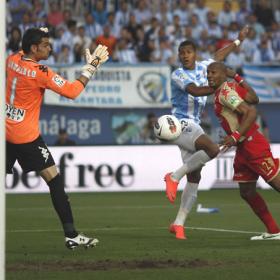 Málaga es de Champions y el Sporting, a Segunda Málaga es de Champions y el Sporting, a Segunda