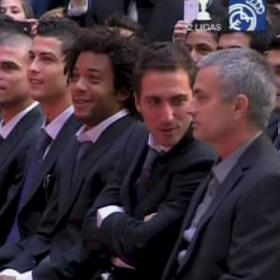 Llamativa charla de Mourinho con Higuaín en la Comunidad Llamativa charla de Mourinho con Higuaín en la Comunidad