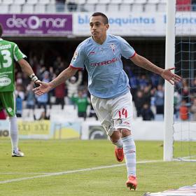 El Celta prolonga su sueño y destroza el del Alcoyano El Celta prolonga su sueño y destroza el del Alcoyano