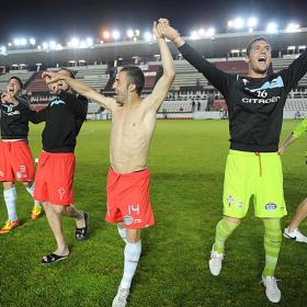 El Celta consuma medio ascenso en el Nou Estadi El Celta consuma medio ascenso en el Nou Estadi