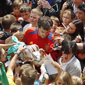 España levanta la pasión que despertaba Brasil España levanta la pasión que despertaba Brasil