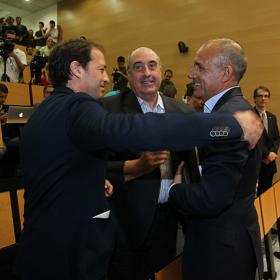 A Molinos le "duele" irse y De la Cruz se reafirma A Molinos le "duele" irse y De la Cruz se reafirma