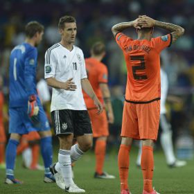 Mario Gómez dispara a Alemania y hunde a Holanda