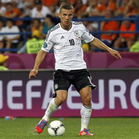 Podolski cumplirá 100 partidos en el choque ante Dinamarca