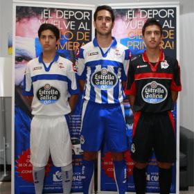 El Deportivo presenta la camiseta del regreso a Primera El Deportivo presenta la camiseta del regreso a Primera