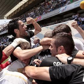 La Ponferradina asciende ante un rival desquiciado La Ponferradina asciende ante un rival desquiciado