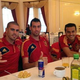 Valdés, en Twitter: "¡Cogiendo fuerzas para el partido!" Valdés, en Twitter: "¡Cogiendo fuerzas para el partido!"