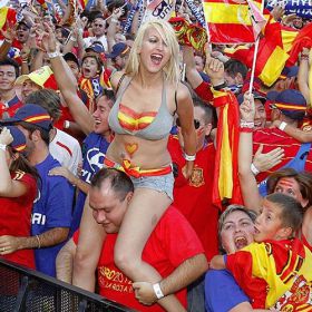 España entera se lanzó a la calle para celebrar el triplete