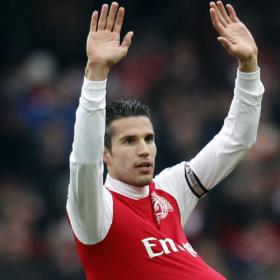 Van Persie anuncia que no renovará con el Arsenal Van Persie anuncia que no renovará con el Arsenal