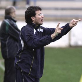 Manolo Sánchez debe dar salida a diez jugadores Manolo Sánchez debe dar salida a diez jugadores
