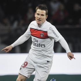 En Francia insisten en Gameiro y ofrecen a Chamakh En Francia insisten en Gameiro y ofrecen a Chamakh