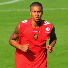Zuiverloon negocia su cesión con el Heerenveen holandés Zuiverloon negocia su cesión con el Heerenveen holandés