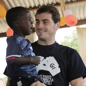 Casillas: viaje solidario a Houston y Caracas Casillas: viaje solidario a Houston y Caracas