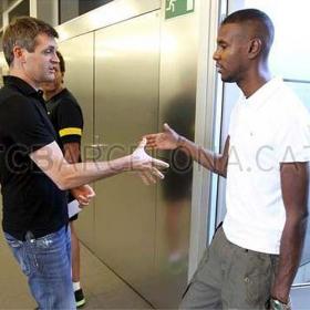 Abidal ha visitado esta mañana a los jugadores del Barça Abidal ha visitado esta mañana a los jugadores del Barça
