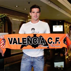 El Madrid traspasa a Gago y Sergio Canales al Valencia El Madrid traspasa a Gago y Sergio Canales al Valencia