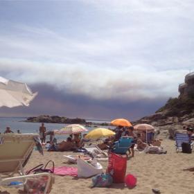 El amistoso Girona-La Jonquera, suspendido por el incendio El amistoso Girona-La Jonquera, suspendido por el incendio