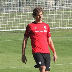 Llorente se reencontró con Bielsa y la plantilla Llorente se reencontró con Bielsa y la plantilla