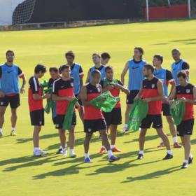 Simeone busca su equipo en Balaídos Simeone busca su equipo en Balaídos