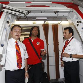 El equipo llega a Medellín pendiente de más salidas El equipo llega a Medellín pendiente de más salidas