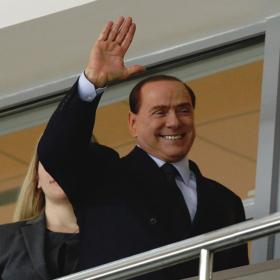 Berlusconi: "No excluyo que Kaká vuelva" Berlusconi: "No excluyo que Kaká vuelva"