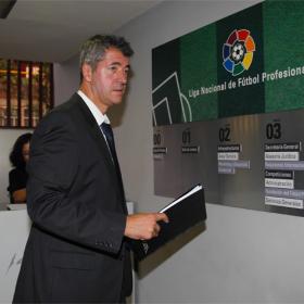 Gil Marín: "Están poniendo en peligro nuestro fútbol" Gil Marín: "Están poniendo en peligro nuestro fútbol"