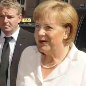 A Merkel le gustaría invitar a cenar a Vicente del Bosque A Merkel le gustaría invitar a cenar a Vicente del Bosque