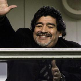 Maradona: "Quiero entrenar en China" Maradona: "Quiero entrenar en China"