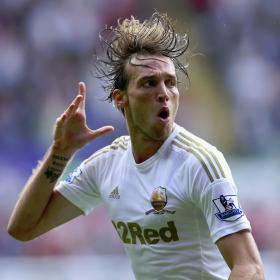 Michu vuelve a marcar para el Swansea y ya es pichichi Michu vuelve a marcar para el Swansea y ya es pichichi