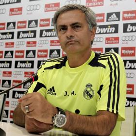 Mou: "Cruyff ganó con cuatro 'canteranos' muy buenos..." Mou: "Cruyff ganó con cuatro 'canteranos' muy buenos..."