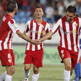 Charles y su pólvora ponen al Almería en lo más alto Charles y su pólvora ponen al Almería en lo más alto