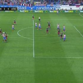 Fuera de juego de Godín en el segundo gol de Atlético Fuera de juego de Godín en el segundo gol de Atlético