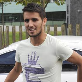 Hugo Vieira llegó a Gijón y hoy será presentado Hugo Vieira llegó a Gijón y hoy será presentado