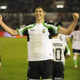 Pernía se aferra a Zigic para sofocar a la afición Pernía se aferra a Zigic para sofocar a la afición