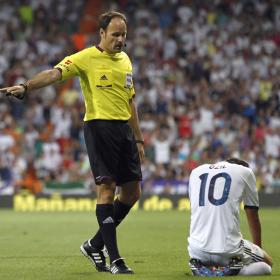 Mateu Lahoz dejó su sello en el Bernabéu Mateu Lahoz dejó su sello en el Bernabéu