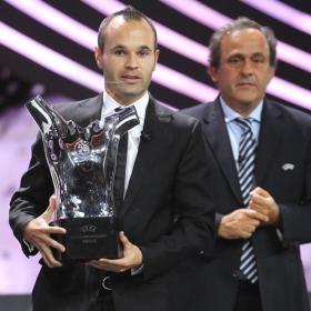 Iniesta, jugador del año de la UEFA Iniesta, jugador del año de la UEFA